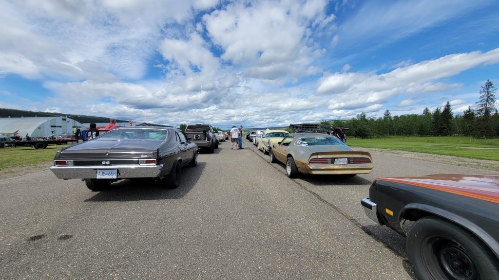 A line up of cars at Drag It