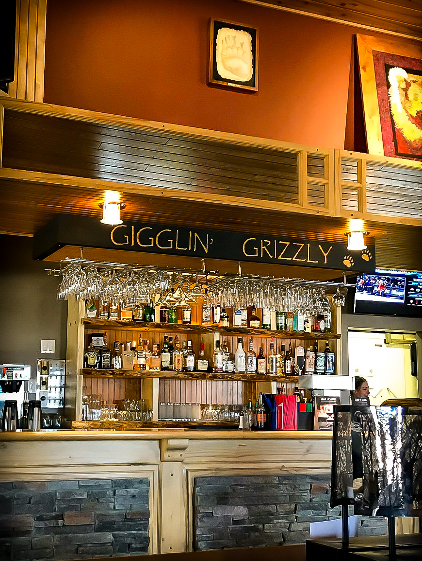 The bar inside of the Gigglin' Grizzly